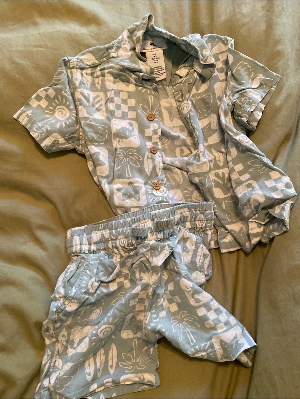 Boys 5T two piece tropical mint green and off white outfit